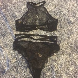 Victoria's Secret 2pc lingerie set black 36c, M